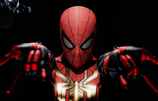 Человек паук на черном фоне