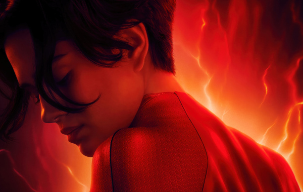 Супердевушка из фантастического фильма Флэш