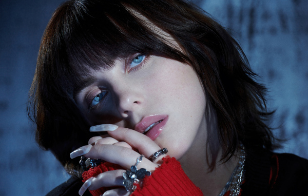 Голубоглазая девушка певица Билли Айлиш