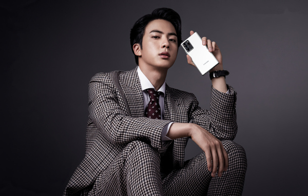 Участник группы BTS Jin