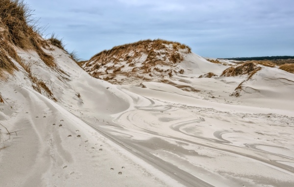 Горячий песок в дюне