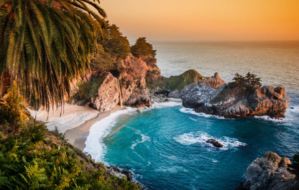 Голубая лагуна с пальмами