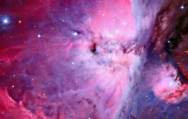 Розовая космическая туманность