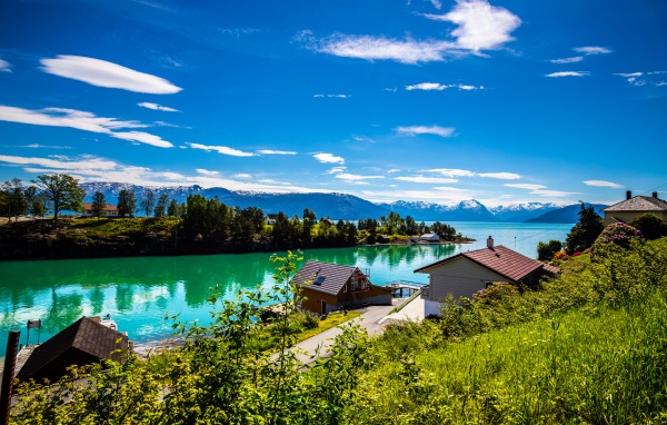 Дома на берегу, Лофотенские острова. Норвегия