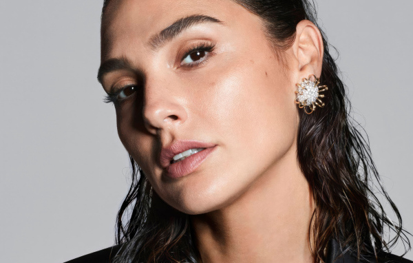 Актриса Галь Гадот лицо крупным планом