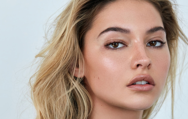 Лицо американской актрисы Мэдлин Клайн