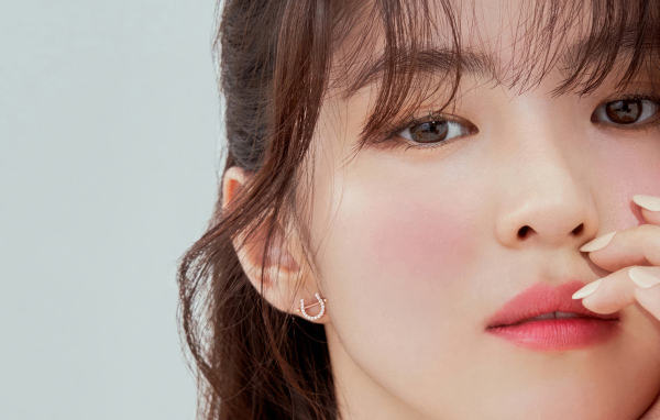 Лицо молодой актрисы Хан Со Хи