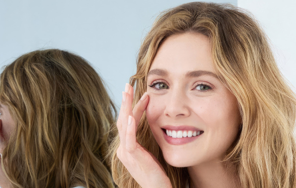 Нежная настоящая девушка актриса Элизабет Олсен