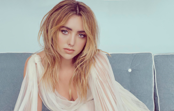 Грустная американская актриса Пейтон Рой Лист