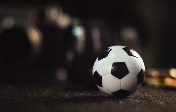 Футбольный мяч крупным планом