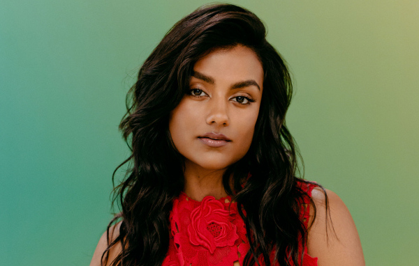 Молодая британская актриса Симон Эшли крупным планом