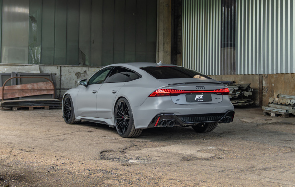 Вид сзади на автомобиль ABT RS7-S 2024 года