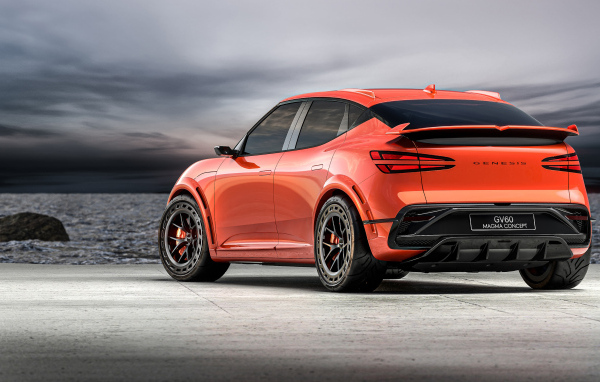 Вид сзади на автомобиль Genesis GV60 Magma Concept 2024 года