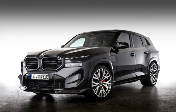 Черный автомобиль AC Schnitzer BMW XM 2024 года