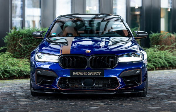 Вид спереди на автомобиль BMW M5 Manhart MH5 900 Limited
