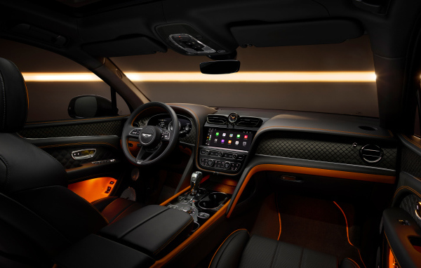 Салон автомобиля Bentley Bentayga S Black Edition 2024 года