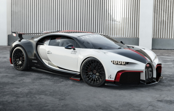 Дорогой спортивный автомобиль Bugatti Chiron CGI