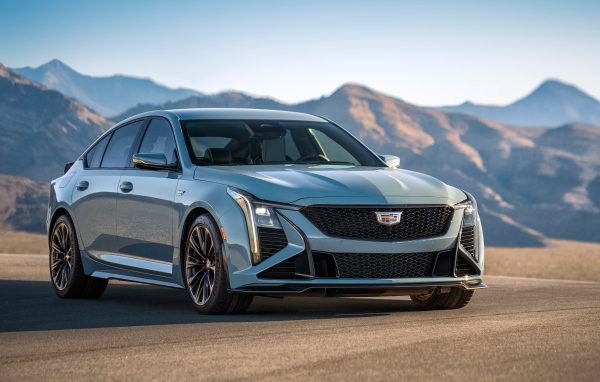 Автомобиль Cadillac CT5-V Blackwing 2025 года