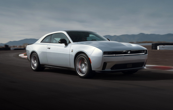 Автомобиль Dodge Charger Daytona Scat Pack 2024 года