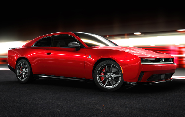 Красный автомобиль Dodge Charger Daytona Scat Pack 2024 года