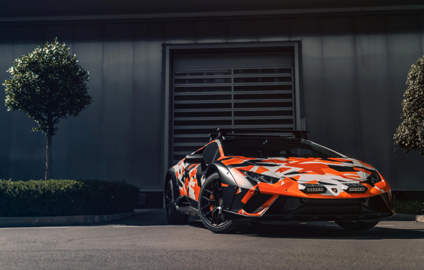 Автомобиль  Lamborghini Huracán Sterrato All-Terrain Ad Personam 2024 года