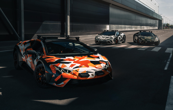 Быстрые автомобили Lamborghini Huracán Sterrato All-Terrain Ad Personam 2024