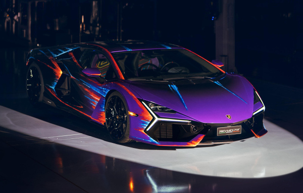 Презентация нового автомобиля Lamborghini Revuelto Opera Unica