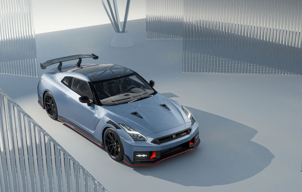 Вид сверху на автомобиль Nissan GT-R Nismo