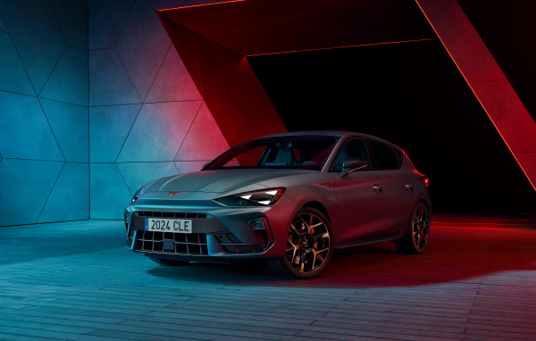 Автомобиль Cupra Leon EHybrid 2024 года