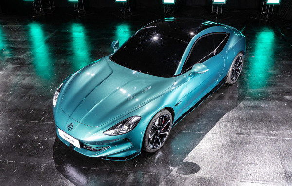 Голубой автомобиль MG Cyber GTS Concept 2024 года