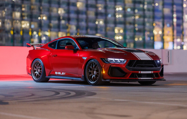 Красный автомобиль  Shelby Super Snake 2024 года