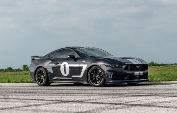Спортивный автомобиль Hennessey H850 Mustang Dark Horse 2024