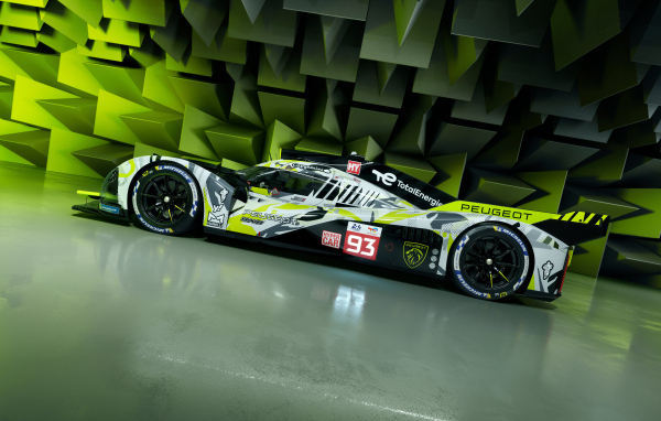 Гоночный автомобиль Peugeot 9X8 2024 года