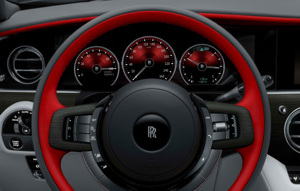 Большой кожаный руль автомобиля Rolls-Royce Ghost Prism