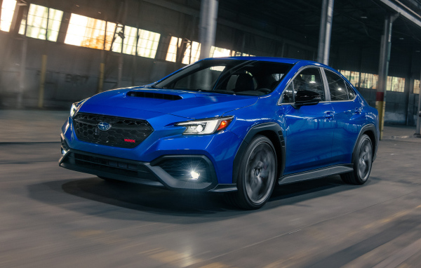 Синий Subaru WRX TS 2025 года