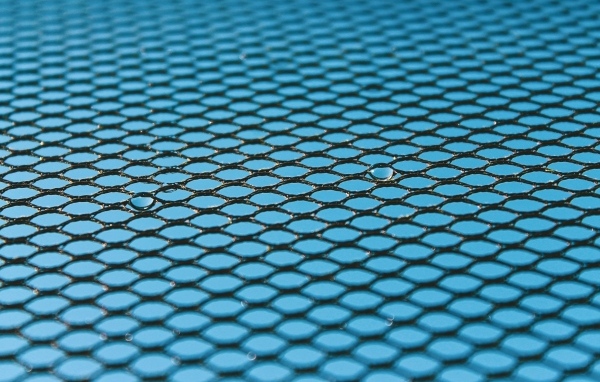 Черная сетка на голубом для фона