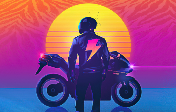 Байкер на мотоцикле на фоне солнца