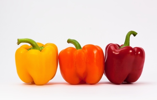 Три цвета большого болгарского перца
