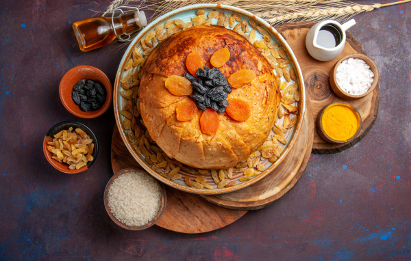 Кекс с изюмом и курагой