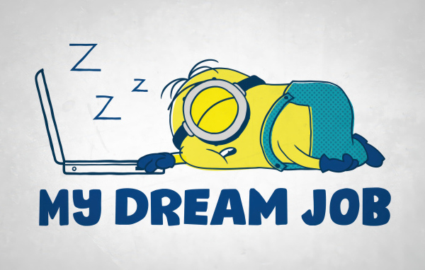 Миньон спит за ноутбуком на белом фоне с надписью Моя работа мечты