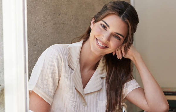 Милая улыбка модели Кендалл Дженнер