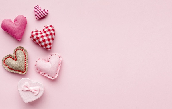 Маленькие тканевые сердечки