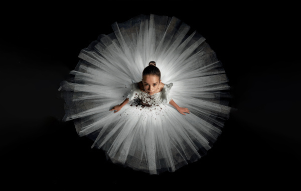 Постер фильма ужасов Эбигейл