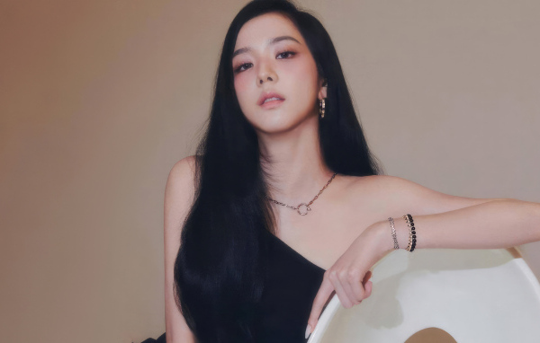 Певица Джису участница группы Blackpink