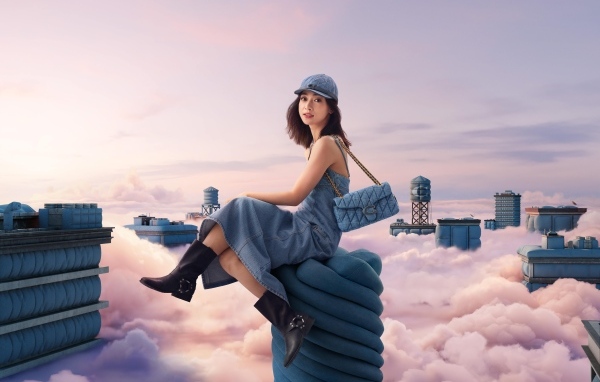 Южнокорейская репер Ли Янг Джи в облаках