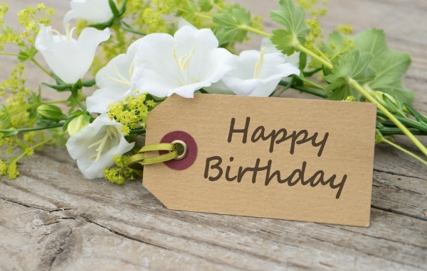 Букет белых цветов на день рождения