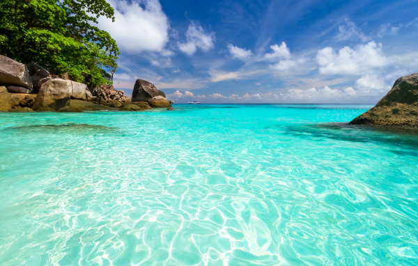 Голубая вода океана в тропиках, Таиланд