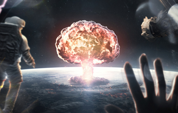 Космонавты наблюдают за взрывом в космосе 