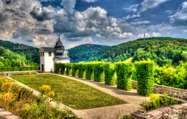 Старинная часовня в парке, Штольберг. Германия