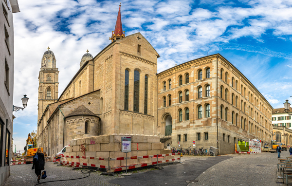 Старая церковь в городе Цюрих, Швейцария